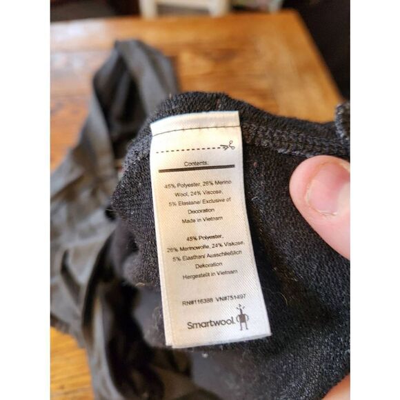 Smartwool Active Reset Hooded Pullover in Charcoal sz Medium - Picture 3 of 4